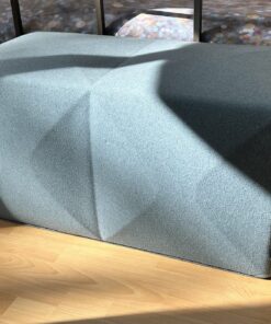 Tolles, blaues Sitzmöbel von Buzzi Spaces