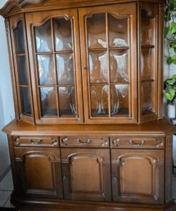 Vintage Vitrine
