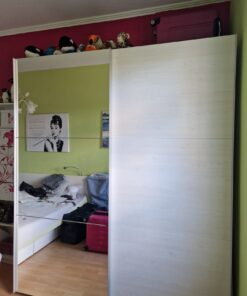 Schwebetürenschrank