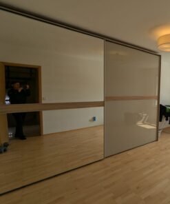 Schwebetürenschrank