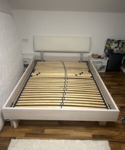 1,40m weißes Bett mit Lattenrost