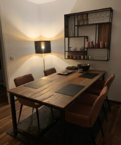 Esstisch aus Massivholz