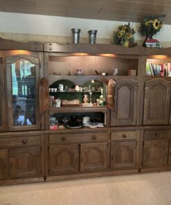 Massiver Schrank aus Echtholz