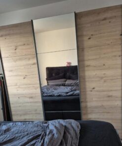 Schwebetürenschrank