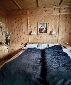 Zirbenholzschlafzimmer aus massivem Vollholz