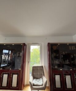 2 Vitrienenschränke aus Mailand – Massivholz, Hochglanz