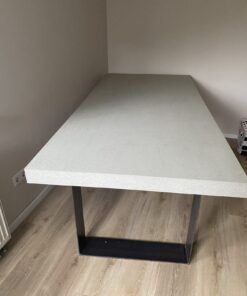 Betonoberfläche - toller Besprechungs - oder Esstisch
