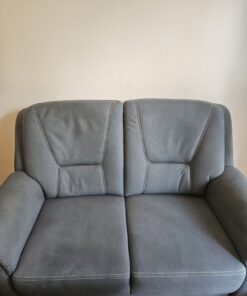 2-Sitzer Sofa mit Hocker