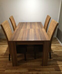 Essecke mit ausziehbarem Tisch