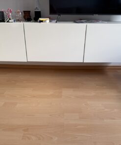 Wohnwand und zwei Wandregale