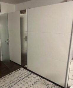🧥 Großer moderner Kleiderschrank mit Schiebetüren & Spiegel – viel Stauraum – sehr gepflegt