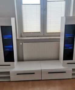 Wohnwand mit Beleuchtung